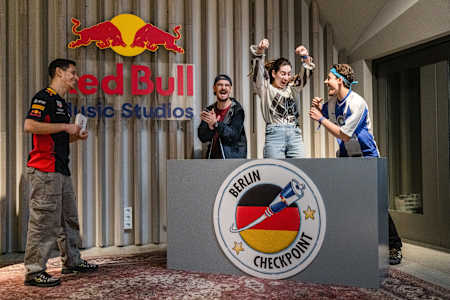 Echipa TRIPAȚII în timpul unei provocări