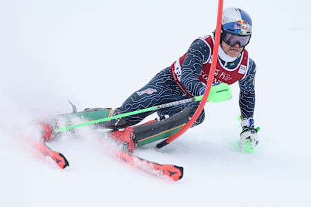 Lucas Braathen se apresenta durante a Copa do Mundo de Esqui Alpino Audi FIS em Val d'Isere, França, em 15 de dezembro de 2024.