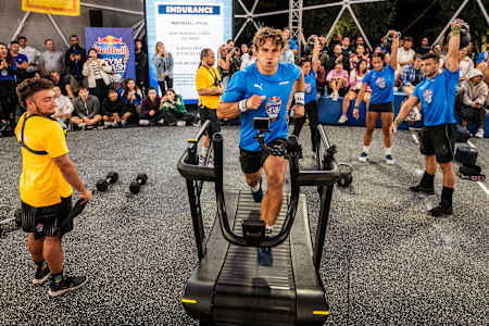 Οι συμμετέχοντες κατά τη διάρκεια του Red Bull Gym Clash World Final