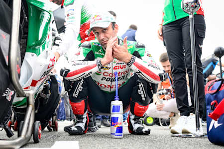 Johann Zarco aperçu pendant la course Sprint lors de la 22e manche du Championnat du monde MotoGP sur le circuit Ricardo Tormo, à Valence, en Espagne, le 15 novembre 2025.