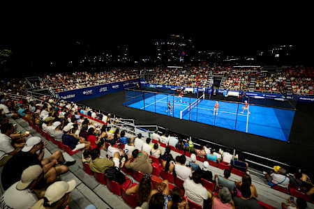 A packed stadium in Acapulco De Juarez witnesses the thrilling quarter finals action at the Premier Padel GNP Major Acapulco 2025, energised by the Red Bull spirit and world-class athletes