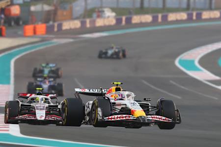 Liam Lawson devant Oliver Bearman au Grand Prix de F1 d'Abu Dhabi, 2025.