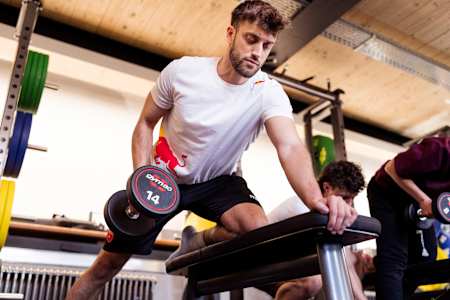Dario Moonryde Ferracci entrena durante su visita al APC en Thalgau, Austria, el 31 de mayo de 2023.