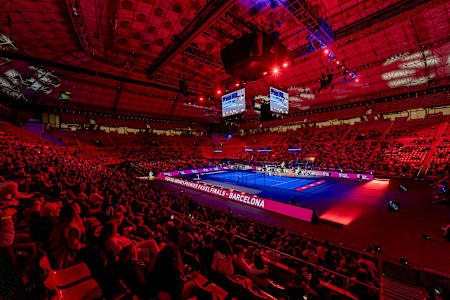 Les spectaculaires finales Premier Padel 2024 illuminent Barcelone, en Espagne, le 19 décembre 2024.