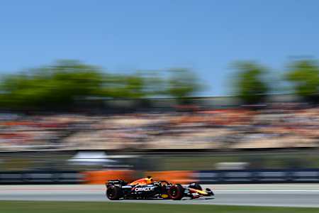 Max Verstappen durante los entrenamientos finales previos al Gran Premio de España de F1 en el Circuit de Barcelona-Catalunya el 31 de mayo de 2025 en Barcelona, España. 