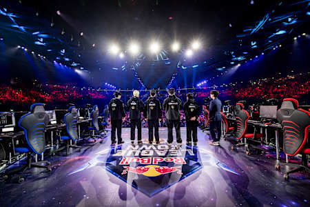 T1 und Faker bei Red Bull League of its Own 2023