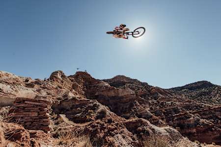 Jaxson Riddle tampil di Red Bull Rampage di Virgin, Utah, Amerika Serikat pada tanggal 15 Oktober 2021 