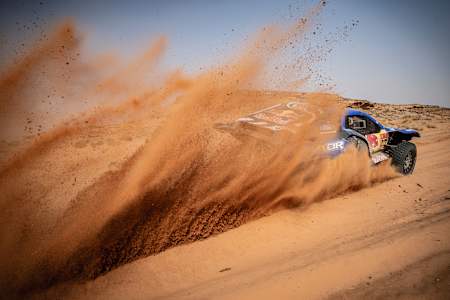 Nani Roma (ESP) y Alex Haro (ESP) del equipo Ford M-Sport compiten durante la etapa 3 del Rally Dakar 2026 alrededor de Al Ula, Arabia Saudita, el 6 de enero de 2026.