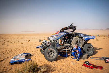 Carlos Sainz (ESP) de Ford M-Sport visto en el vivac del maratón después de la etapa 4 del Rally Dakar 2026 en Al Ula, Arabia Saudita, el 7 de enero de 2026.