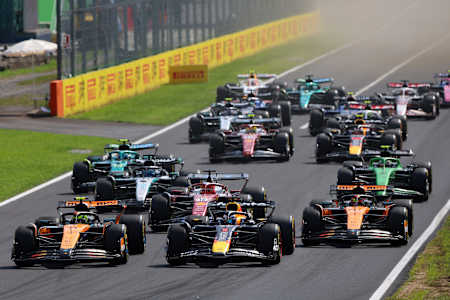 Lando Norris leads Max Verstappen and Oscar Piastri at the start of the F1 Grand Prix of Italy at Autodromo Nazionale Monza on September 07, 2025 in Monza, Italy.