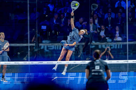 Bea González et Claudia Fernández disputeront les demi-finales des finales du Premier Padel 2025 à Barcelone, en Espagne, en 2025