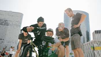 Matthias Dandois explores Paris - extra to The Old World - 1