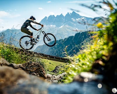 Champéry–Les Crosets–Morgins: 10 Downhill-Strecken und 4 MTB-Seilbahnen.