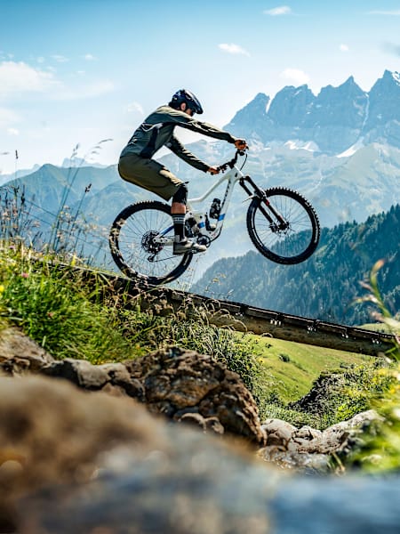 Champéry–Les Crosets–Morgins: 10 Downhill-Strecken und 4 MTB-Seilbahnen.