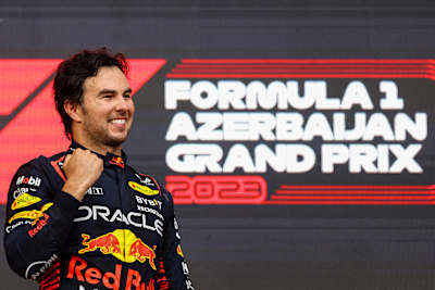 Checo Perez wygrywa w Baku sprint oraz wyścig!
