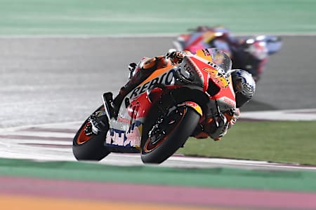 Pol Espargaro leading the MotoGP race in Qatar MotoGP, 6 March 2022.