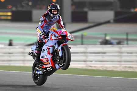 Enea Bastianini crosses the line and wins for Ducati, MotoGP™ race, Qatar MotoGP, 6 March 2022.