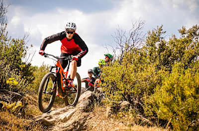 Marc suele entrenar más en bici de montaña que de carretera
