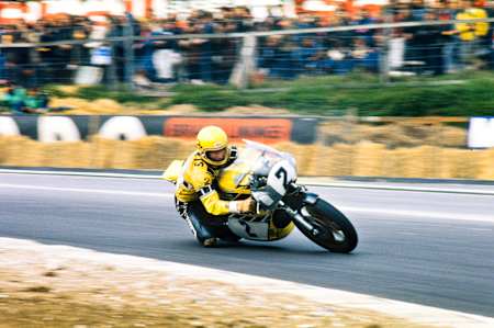 Kenny Roberts jako pierwszy schodził na kolano