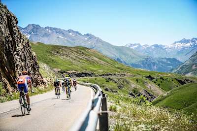 Riders descend during the Quebranthahuesos sportive.