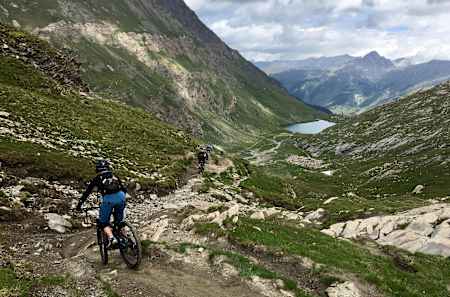 Les Lacs. 17 kilometrov navzdol