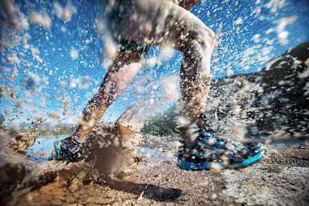 Escatima en lo que quieras, pero no en zapatillas.