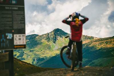 Valentina Höll en la región de Saalbach, Austria.