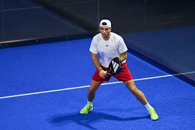 Profi-Padelspieler Aljandro Galán.