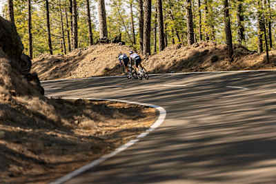 Auf Teneriffa bereitet sich das Red Bull-BORA-hansgrohe Team vor.