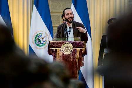 Er will im Osten des Landes jetzt „Bitcoin City“ bauen – die weltweit erste Stadt, die mit Einnahmen aus Bitcoin-Bonds finanziert wird.