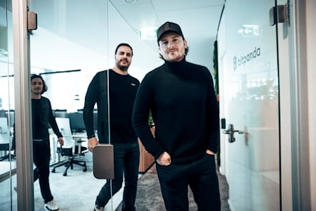 2014 erfolgte die Bekanntgabe über Facebook: „Kauft Bitcoin bei uns.“