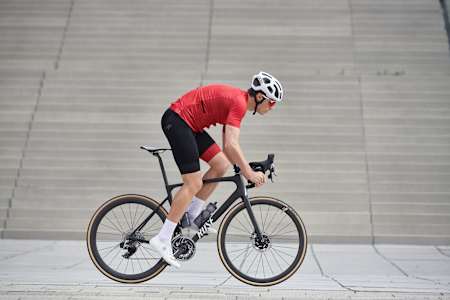 Matériel rapide de Bocholt : le X-Lite Six Disc est plus léger que ce que l'UCI autorise.