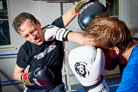 Notre auteur Anatol Vitouch (à droite) a adopté une défense compacte.