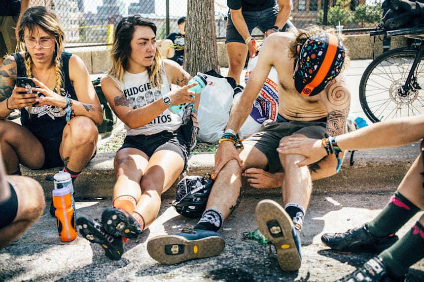 female bike messenger