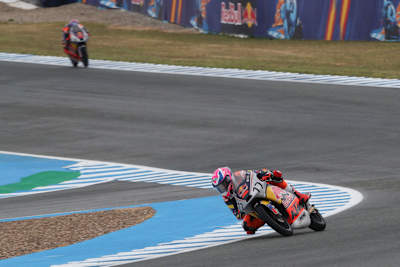 Kerman Tinez racing in Jerez 2026 - Race 1