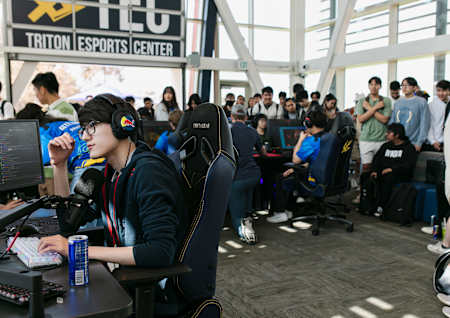 Timothy 'iiTzTimmy' An competes while a crowd watches at iiTzTimmy's Hot Drop at University of California San Diego on April 25, 2023.