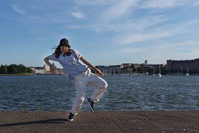 B-Girl AT en 100 Days of Popping el 28 de junio de 2018.