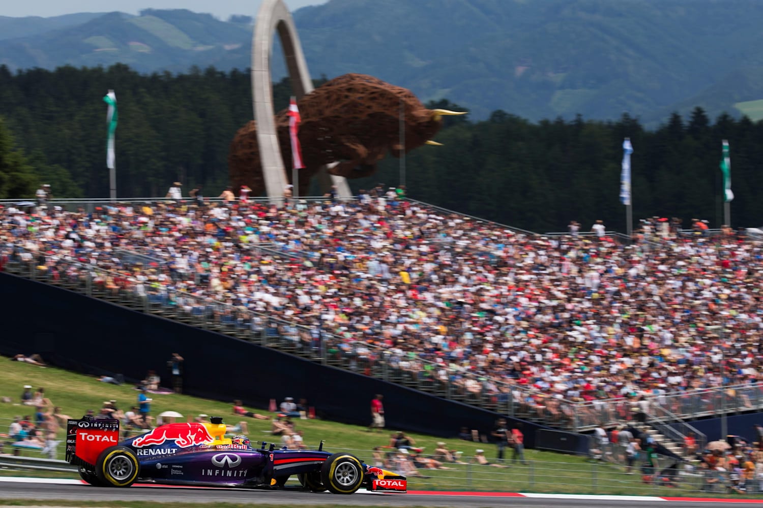 Formel 1 in Spielberg: Welcher Tribünentyp bist du?