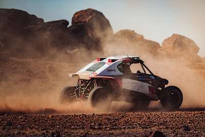 Dania Akeel Aims for Podium at Sixth Dakar Rally in Saudi Arabia
