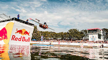 Red Bull Flugtag S3 E1