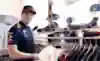 Max auf Shopping Tour in der Red Bull World Max auf Shopping Tour in der Red Bull World