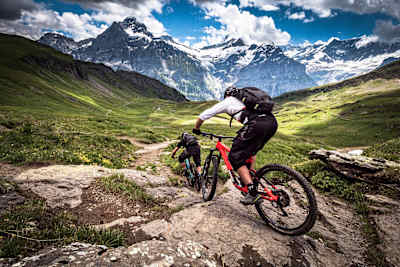 MTB紀行：ユングフラウ | マウンテンバイク 海外旅行 | レッドブル