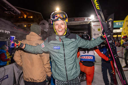 Paul Verbnjak jubelt über seinen Premierensieg bei der Mountain Attack 2025