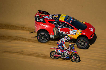 Sébastien Loeb and Fabian Lurquin on the BRX Prodrive Hunter T1+ of the Bahrain Raid Xtreme Team during the Stage 11 of the Dakar Rally 2022 around Bisha, on January 13, 2022.