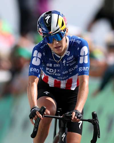Kate Courtney crosses the finish line during the 11th Lloyds Tour of Britain Women 2026 August 21, 2026 in The Great Orme, England.