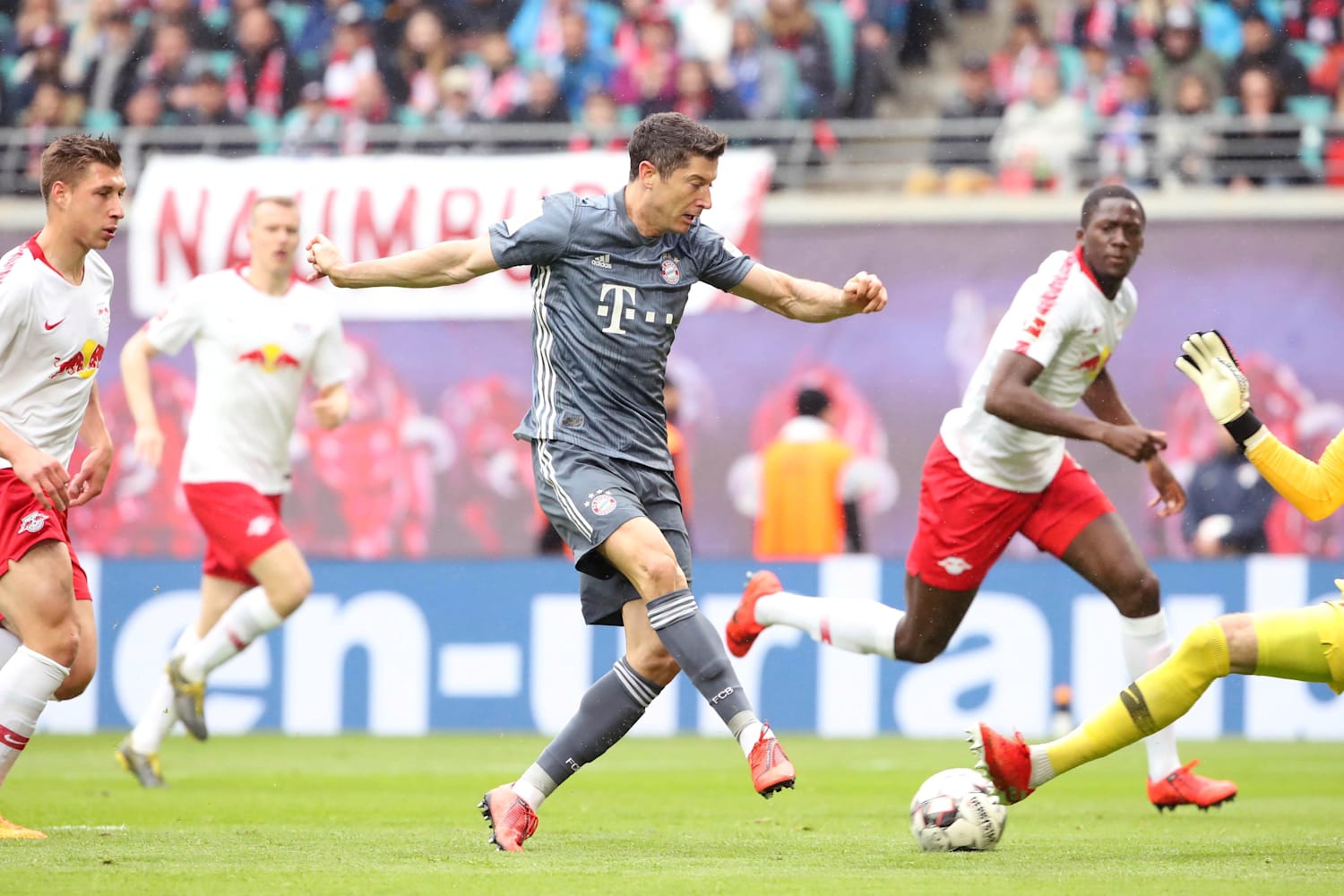FIFA 21: Robert Lewandowski z trzecią najwyższą notą