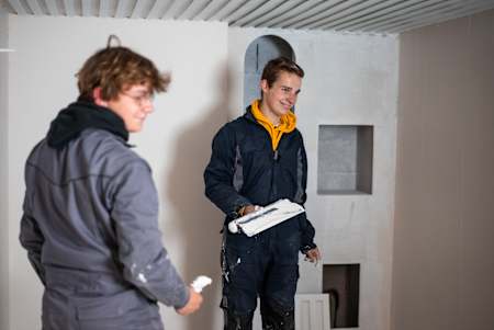 Le youtubeur-bricoleur Henri Hihacks au boulot.