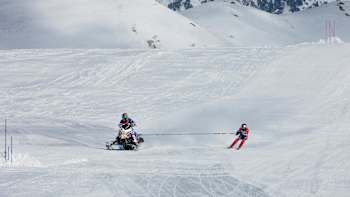 Levi Lavallee tows Daron Rahlves at 90mph