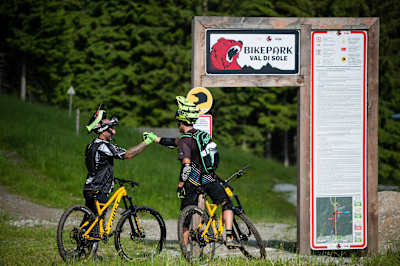 Felippe Zoffoli and Cristian Vender greeting eachother in Val di Sole, Italy on June 12, 2018.