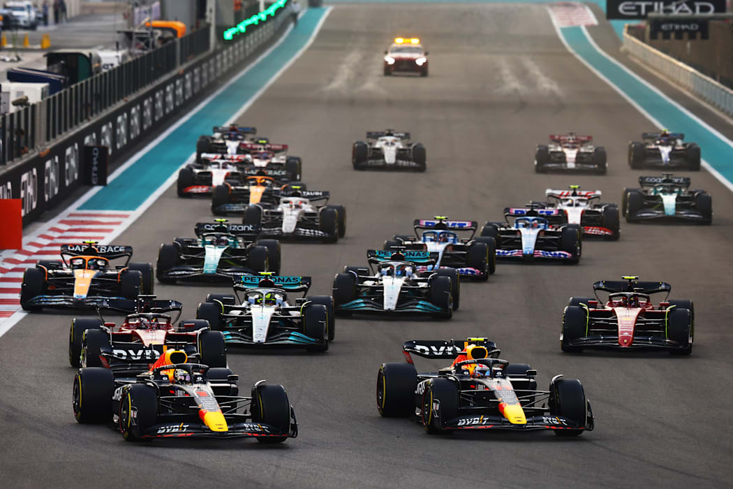 Oracle Red Bull Racing'den Max Verstappen, 20 Kasım 2022'de Abu Dabi Grand Prix'sinde.